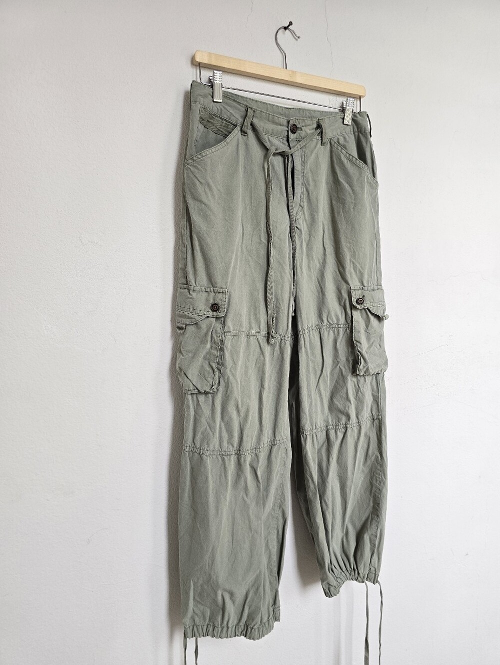 Pilcro Anthropologie Sage Green Cargo Utility Pants Women's Size 28 - Picture 6 of 17
